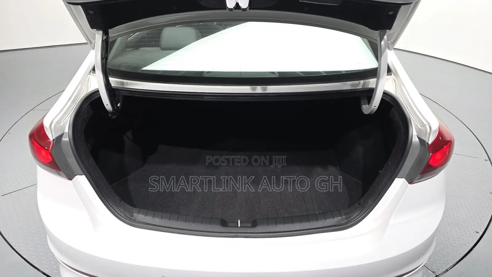 Hyundai Avante 2017 White