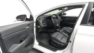 Hyundai Avante 2017 White
