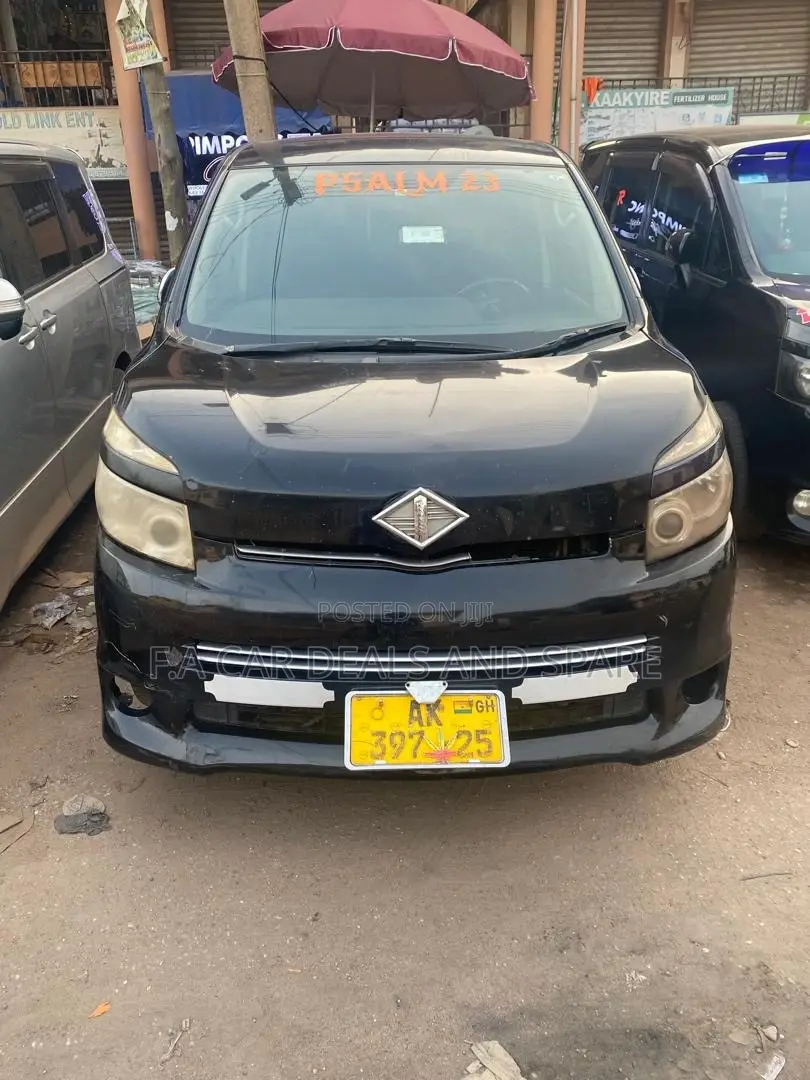Toyota Voxy X 2WD 8-Seater 2010 Black