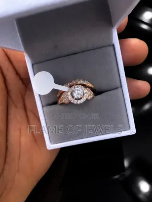 Simple Amour Gold Wedding Set
