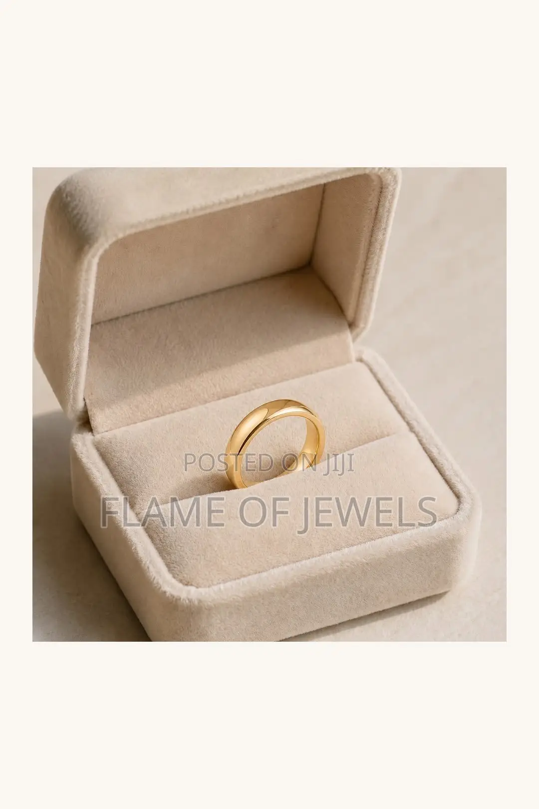 Simple Amour Gold Wedding Set