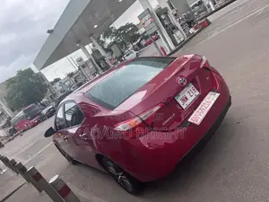 Toyota Corolla LE Eco 4dr Sedan (1.8L 4cyl CVT) 2016 Red
