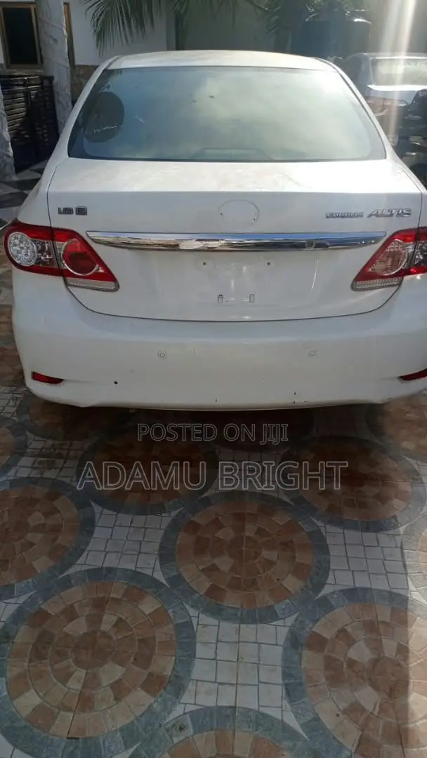 Toyota Corolla 2010 White