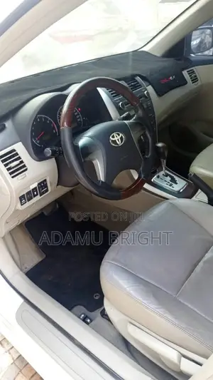 Toyota Corolla 2010 White