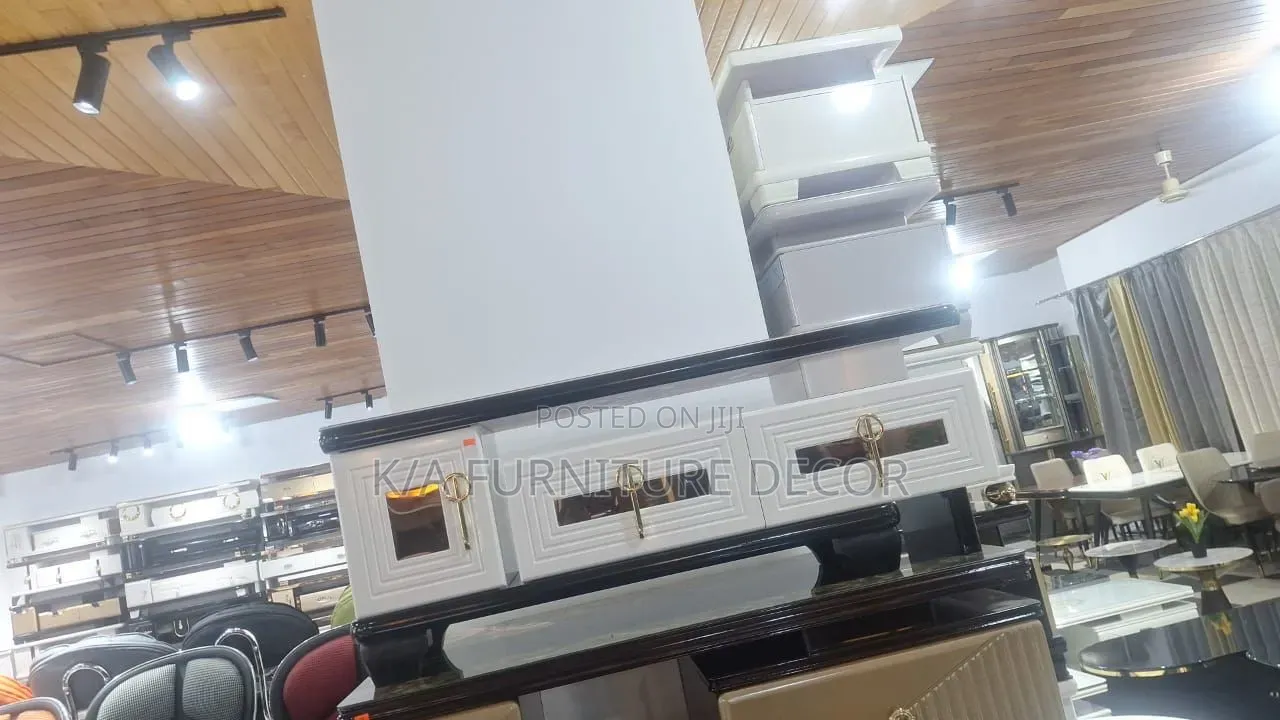 TV Stand/Centre Tables