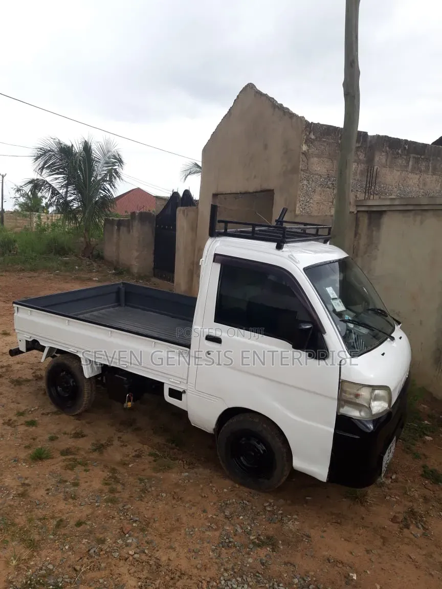 Hijet Mini Truck( Abossey Okai Macho)