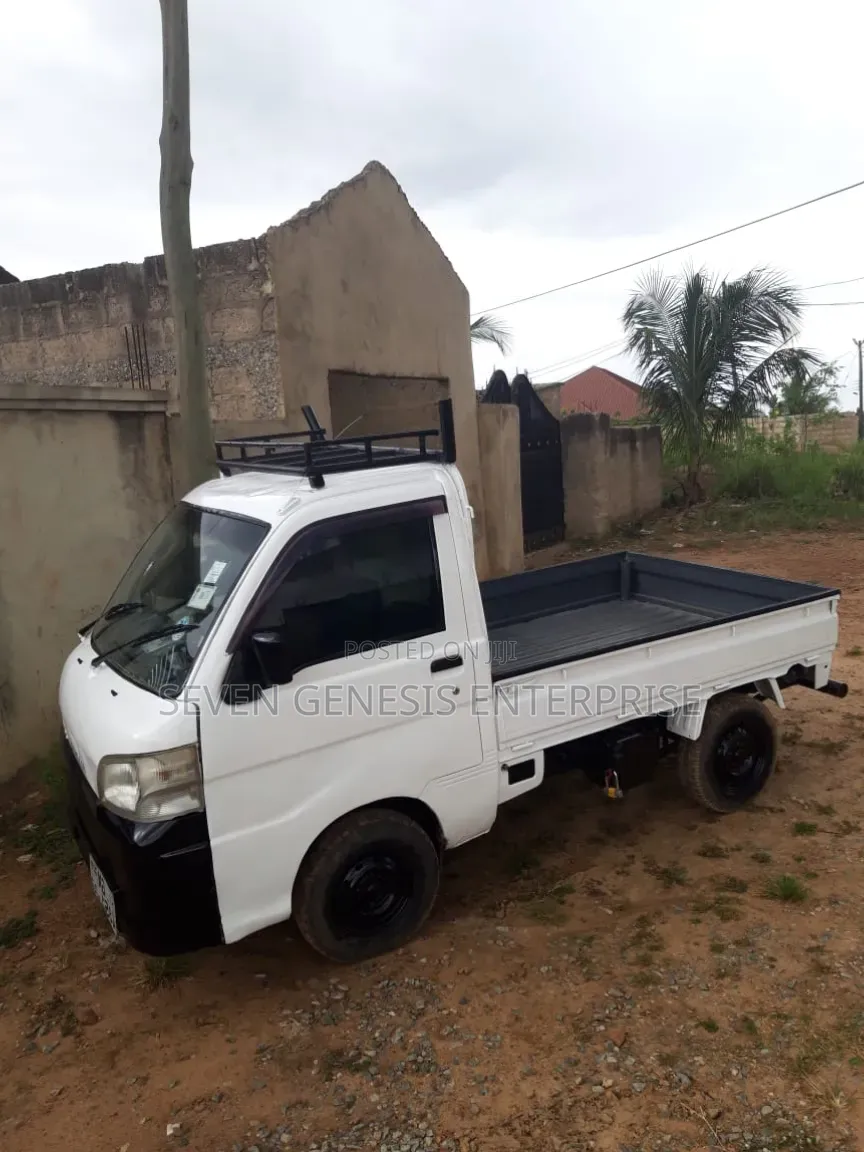 Hijet Mini Truck( Abossey Okai Macho)