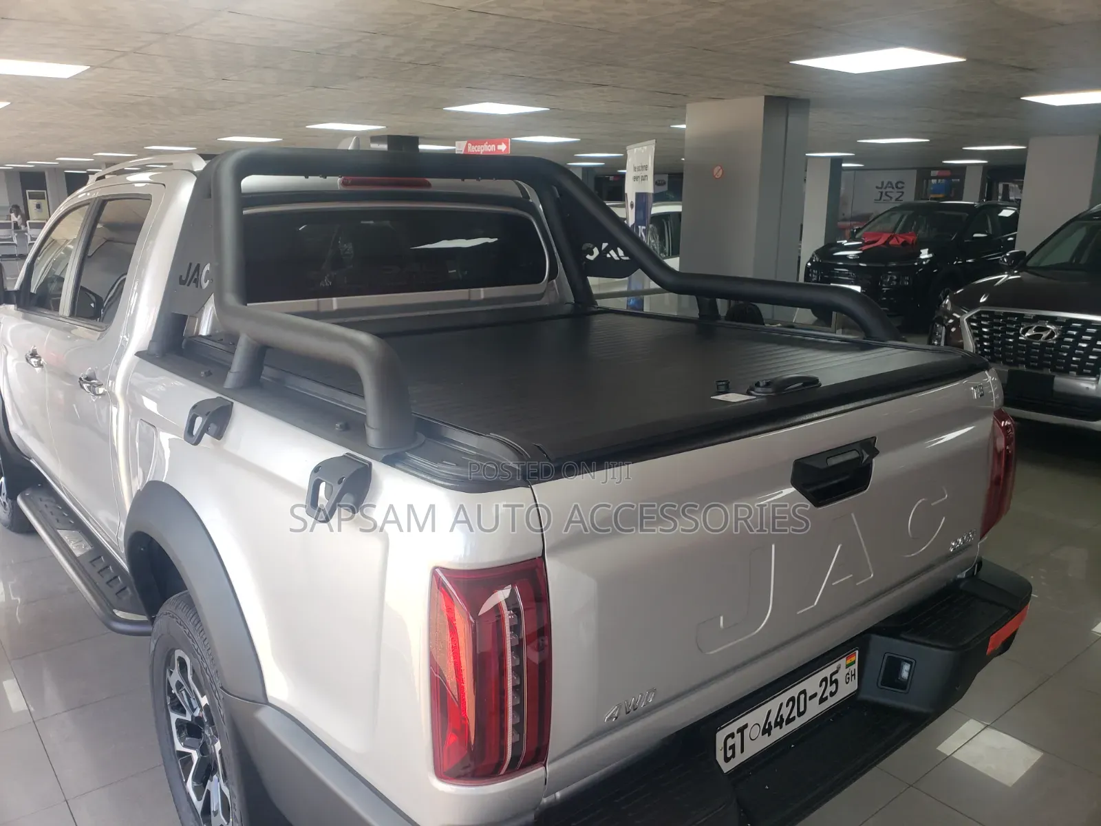 Jac T9 4wd Retractable Roller Cover With Sports Roll Bar