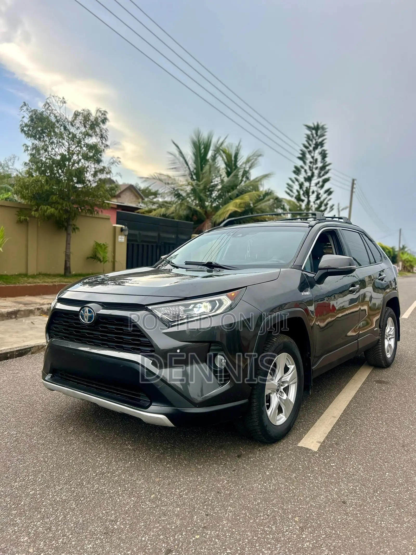 Toyota RAV4 XLE AWD 2019 Gray
