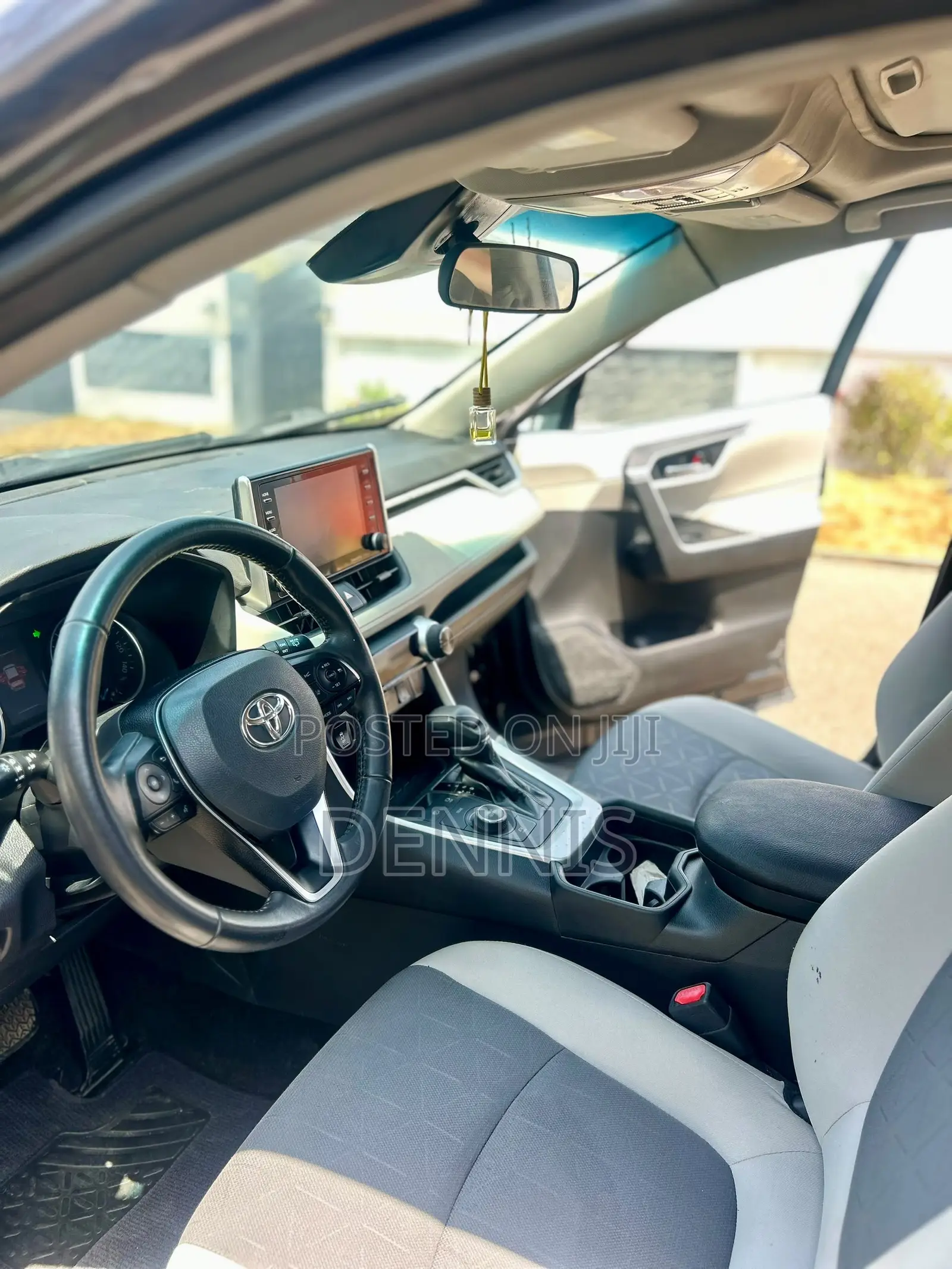 Toyota RAV4 XLE AWD 2019 Gray