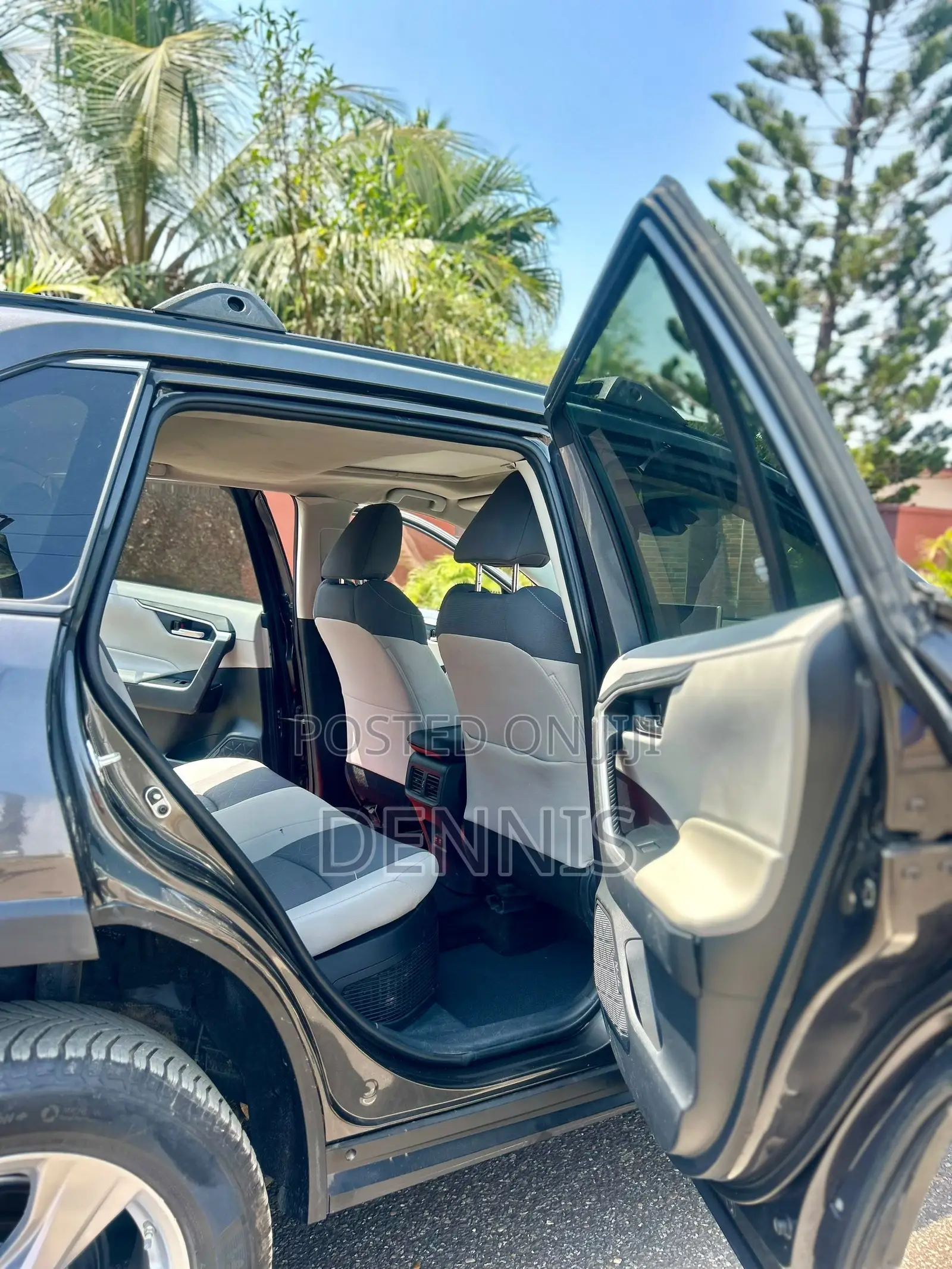 Toyota RAV4 XLE AWD 2019 Gray