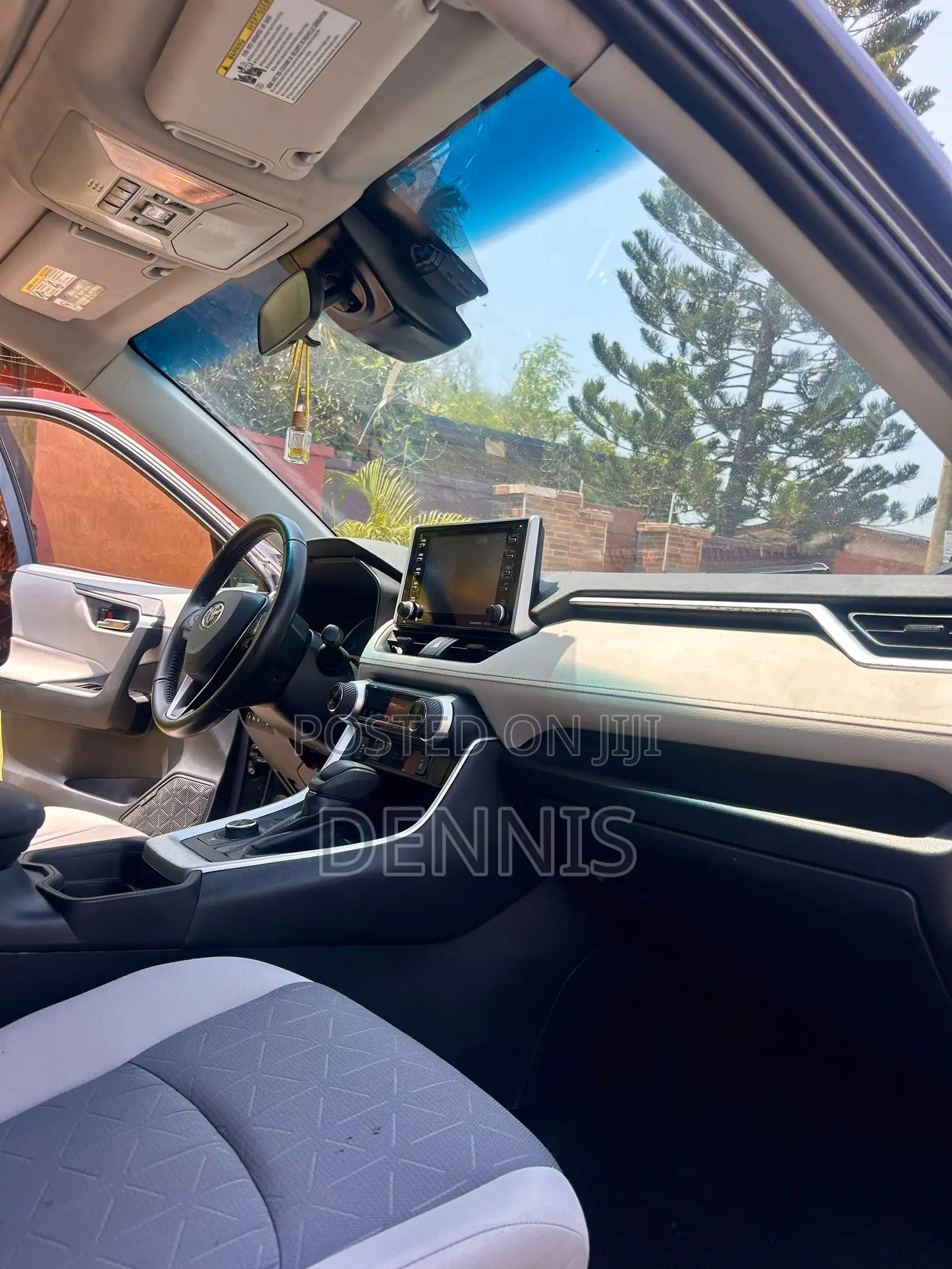 Toyota RAV4 XLE AWD 2019 Gray