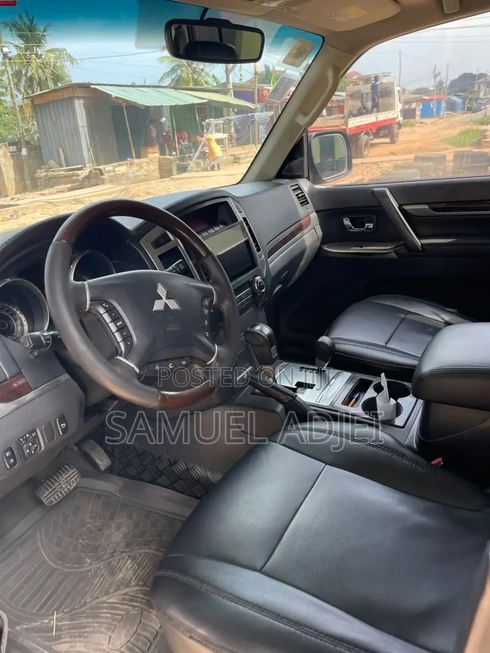 Mitsubishi Pajero 2016 Black