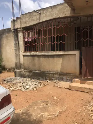 4bdrm House in Mark Estate At, Kumasi Metropolitan for sale