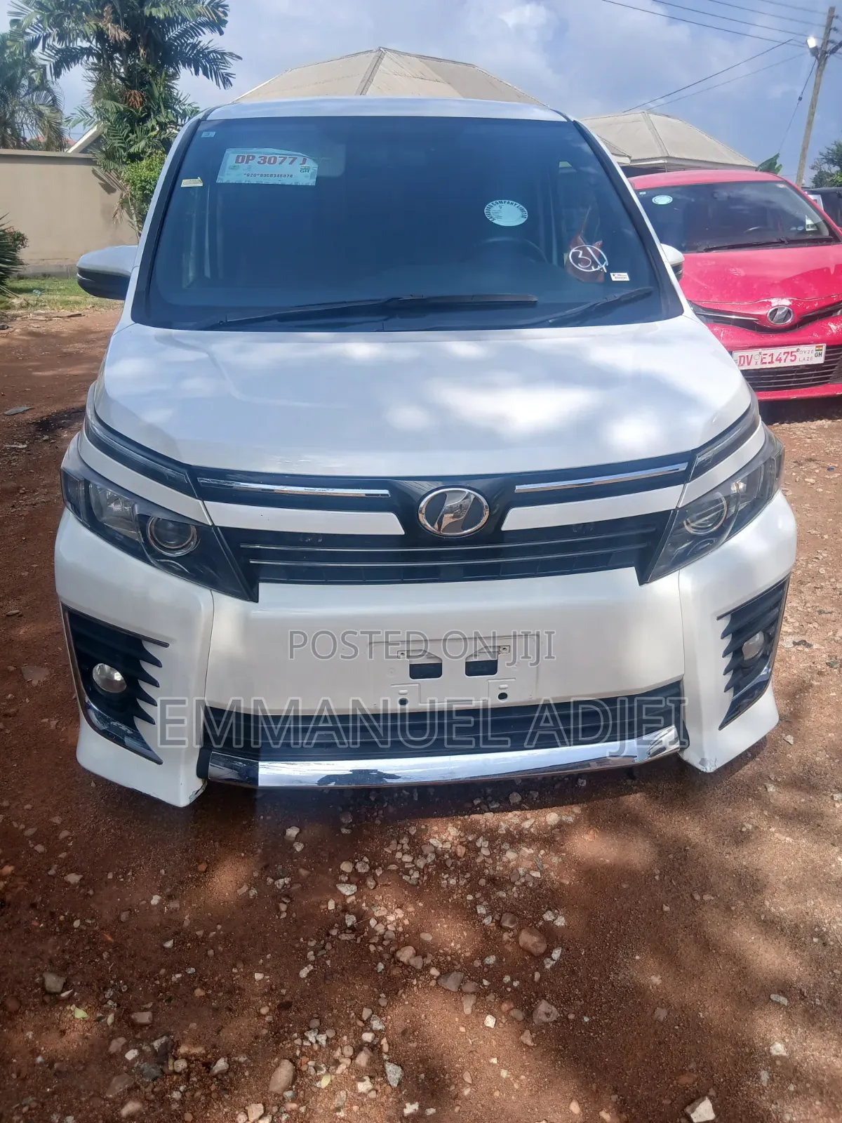 Toyota Voxy 2014 Pearl
