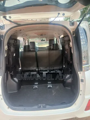 Toyota Voxy 2014 Pearl