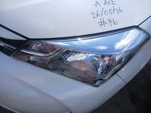 Toyota Vitz 2016 Pearl