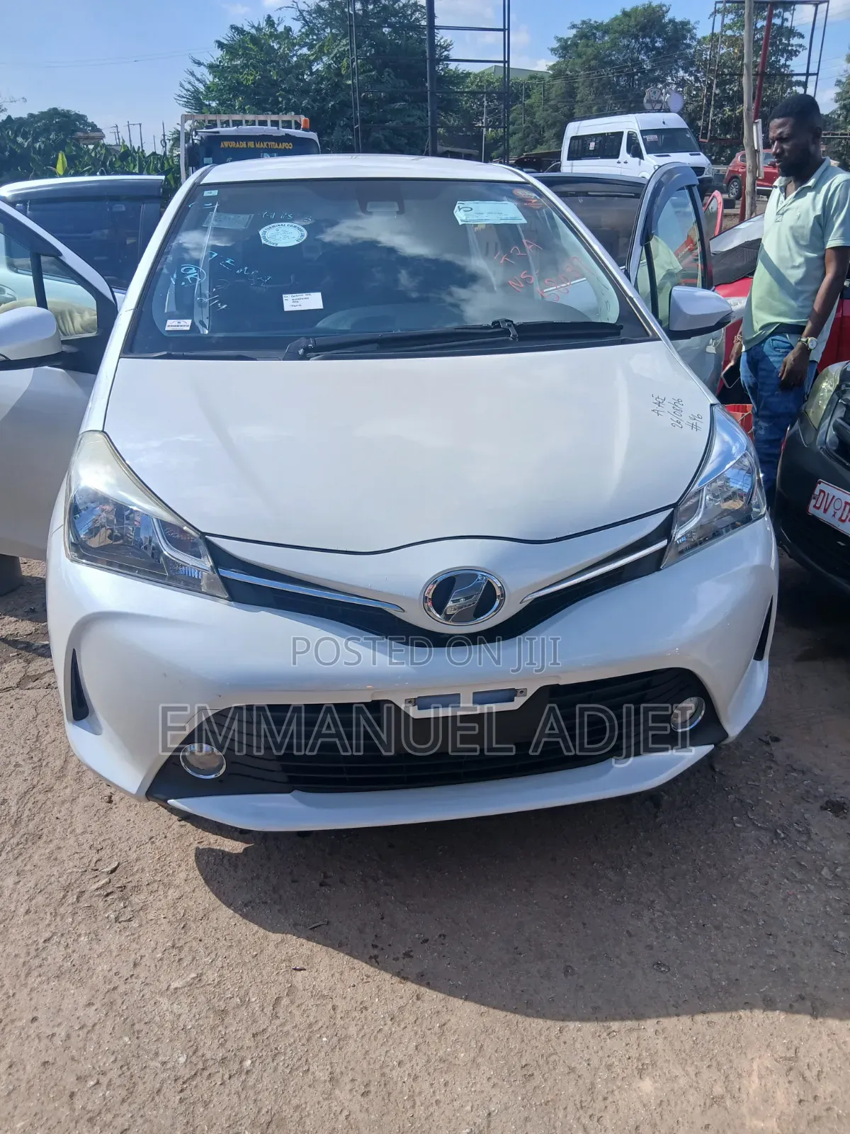 Toyota Vitz 2016 Pearl