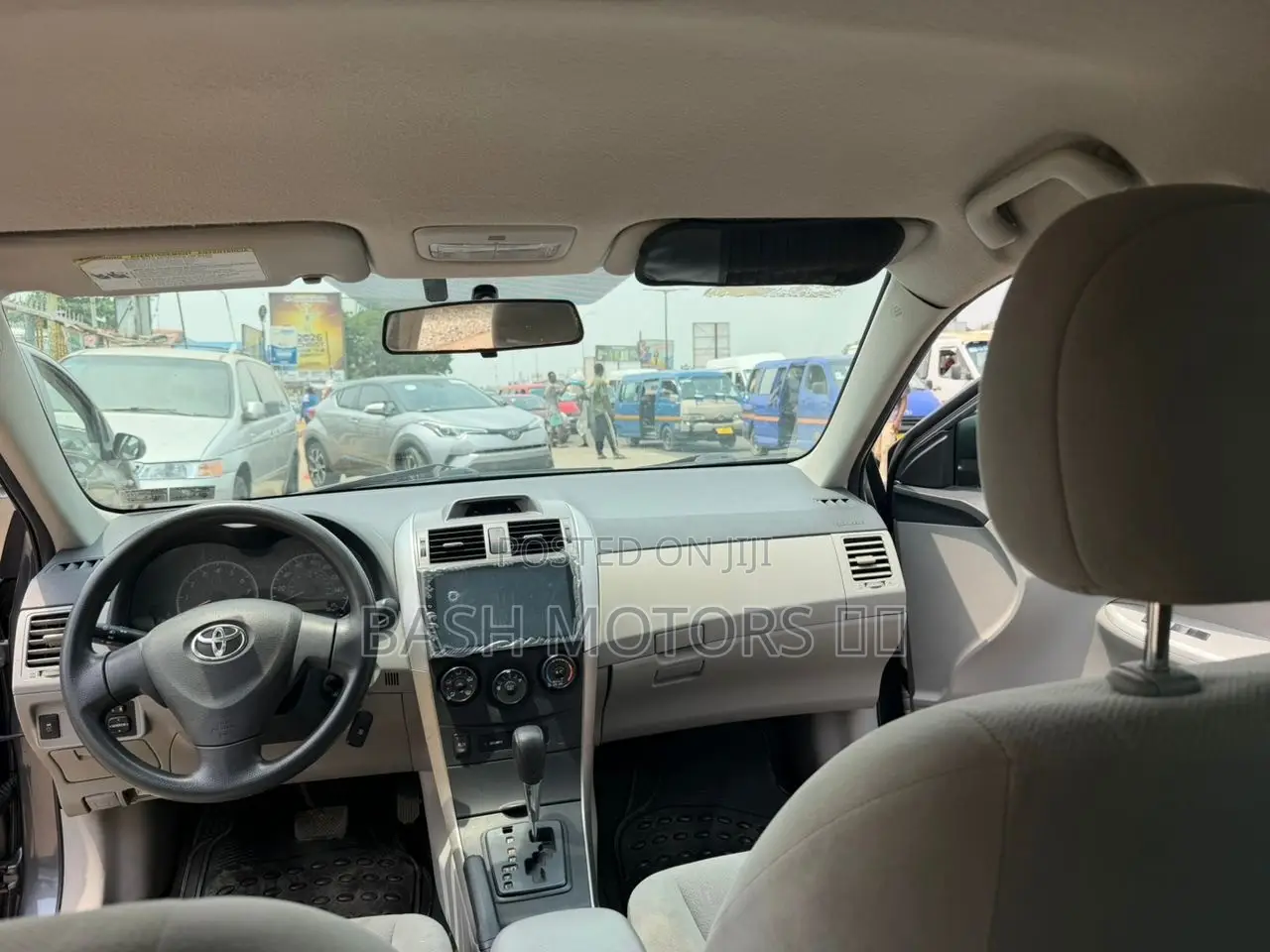 Toyota Corolla LE 4dr Sedan (1.8L 4cyl 4A) 2013 Gray