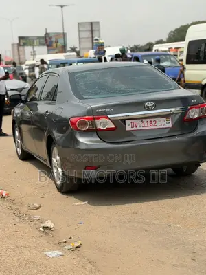 Toyota Corolla LE 4dr Sedan (1.8L 4cyl 4A) 2013 Gray