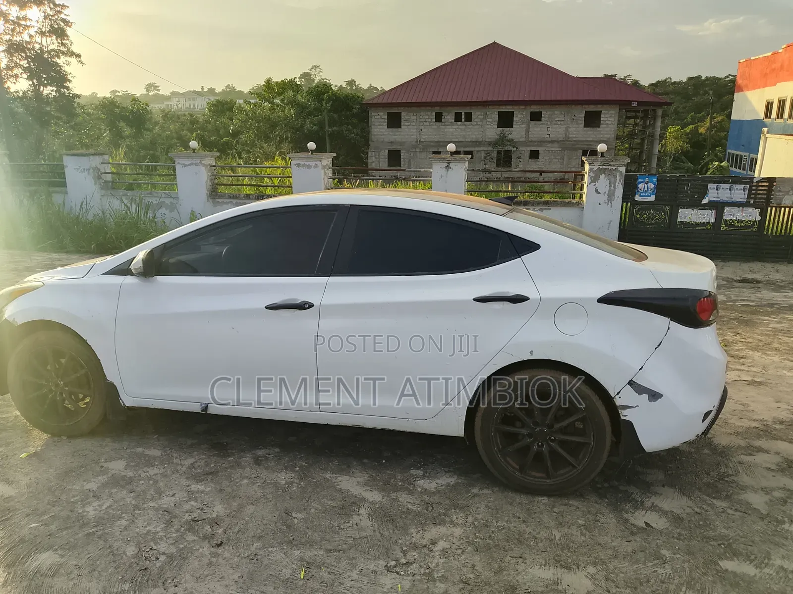 Hyundai Elantra Limited Sedan FWD (1.8L 4cyl 6A) 2013 White