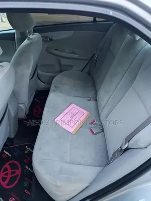 Toyota Corolla 2010 Silver