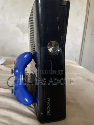 Xbox 360 Console Plus Pad