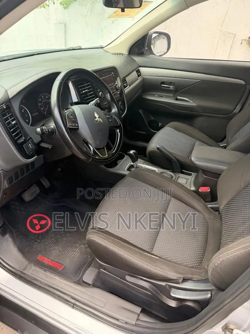 Mitsubishi Outlander 2.4 PHEV AWD 2016 Silver