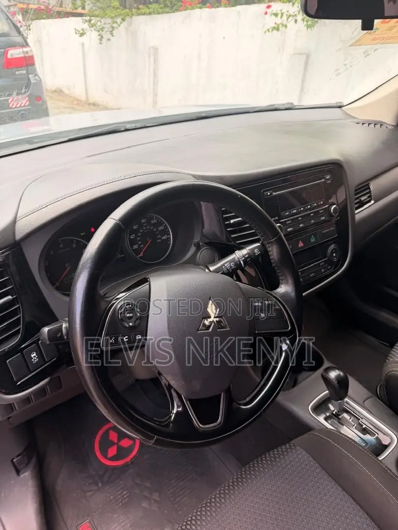 Mitsubishi Outlander 2.4 PHEV AWD 2016 Silver