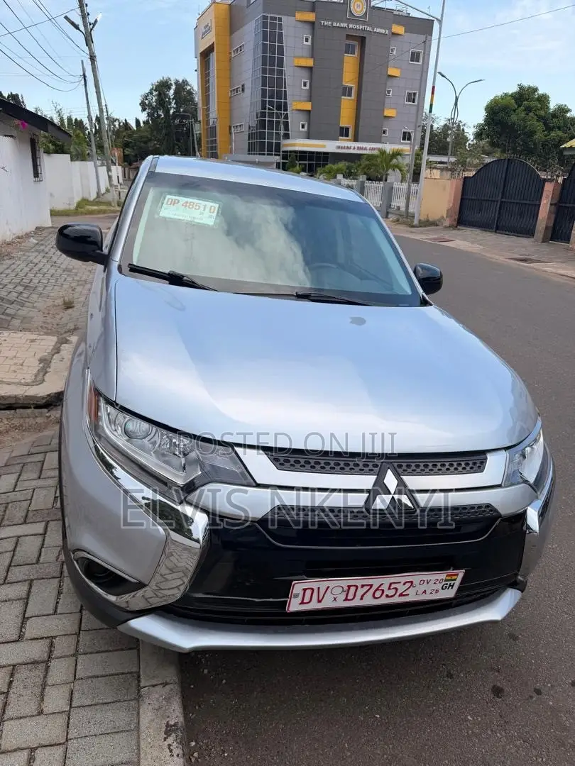 Mitsubishi Outlander 2.4 PHEV AWD 2016 Silver