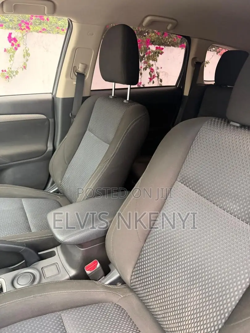 Mitsubishi Outlander 2.4 PHEV AWD 2016 Silver