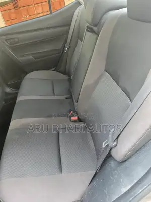 Toyota Corolla LE (1.8L 4cyl 2A) 2018