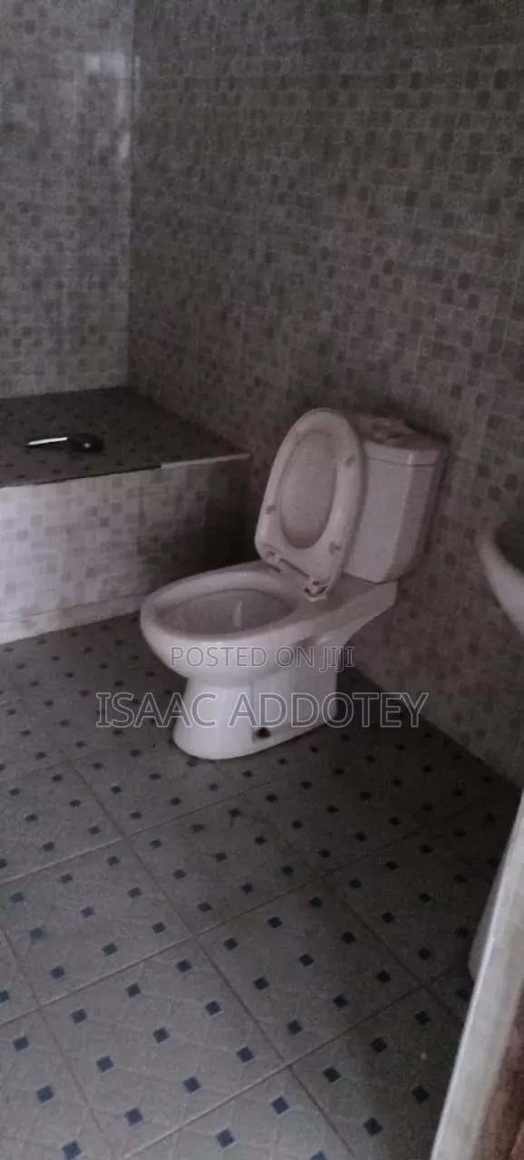 2bdrm Apartment in Spintex Marina Mall, Baatsona Total for rent