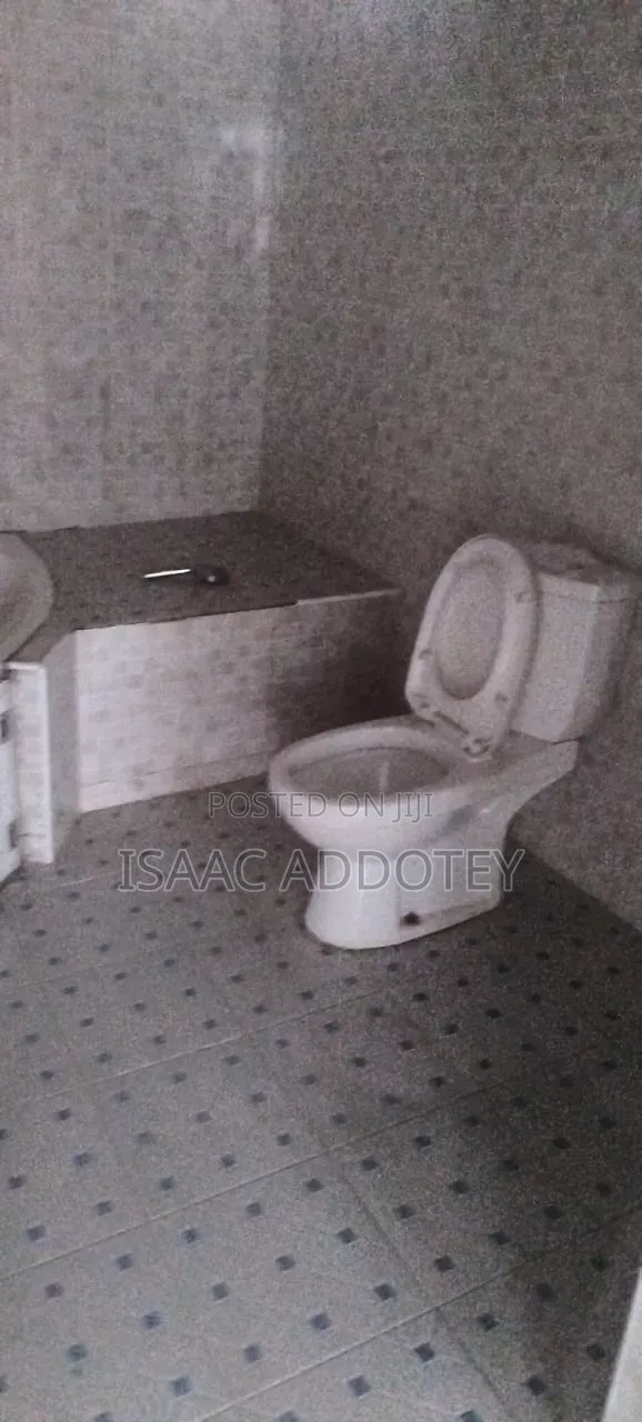 2bdrm Apartment in Spintex Marina Mall, Baatsona Total for rent