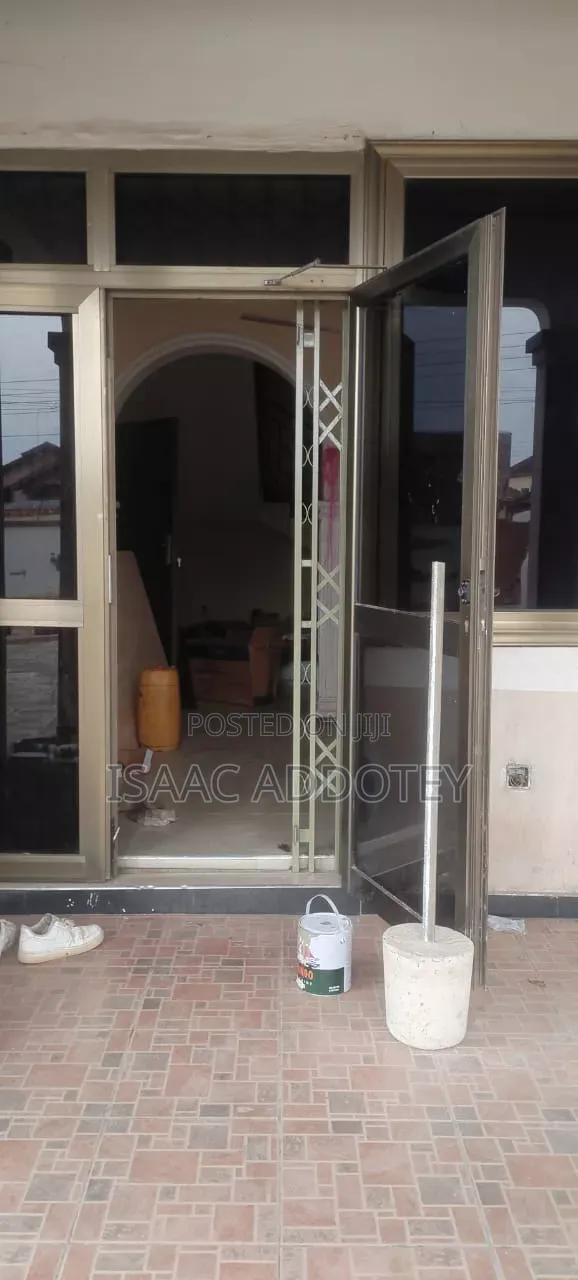 2bdrm Apartment in Spintex Marina Mall, Baatsona Total for rent