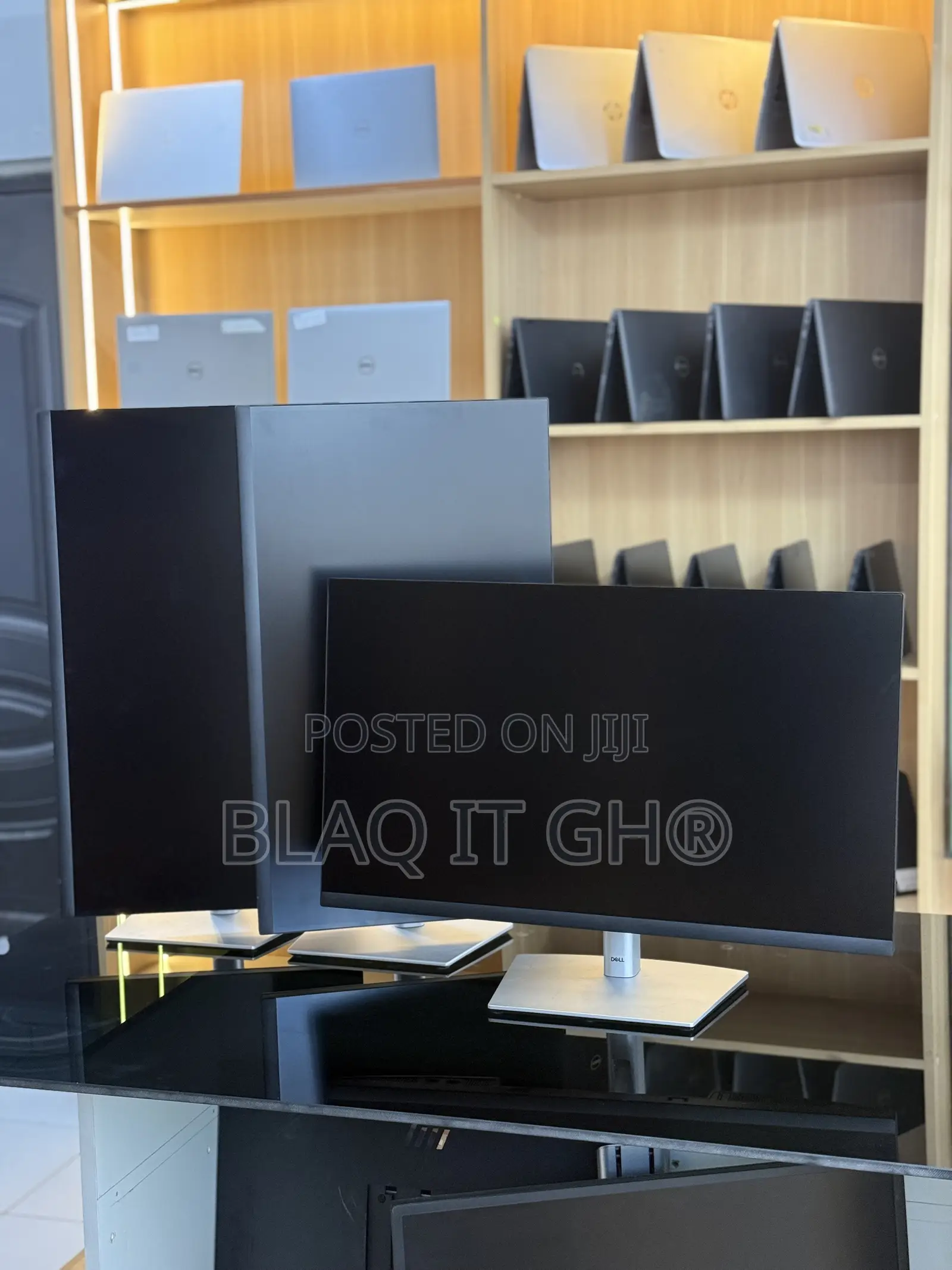 Dell P2721Q 27” 4K UHD IPS Edgeless Monitor