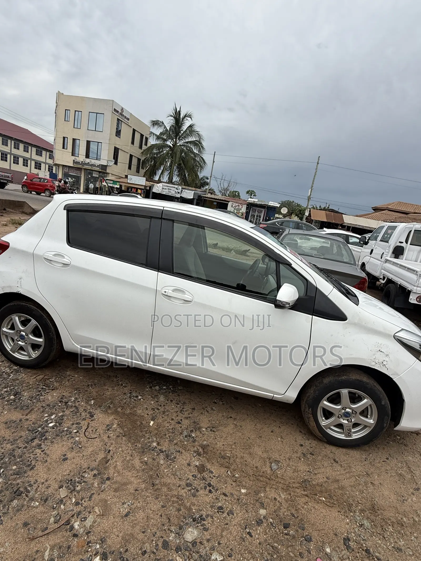 Toyota Vitz 2012 White