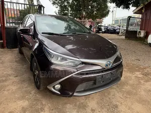 Toyota Corolla 2017 Brown