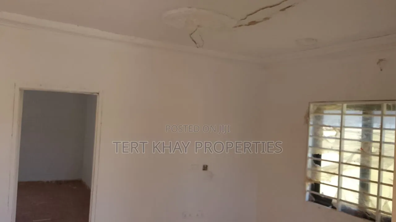 3bdrm House in Borkoborko, CP for sale