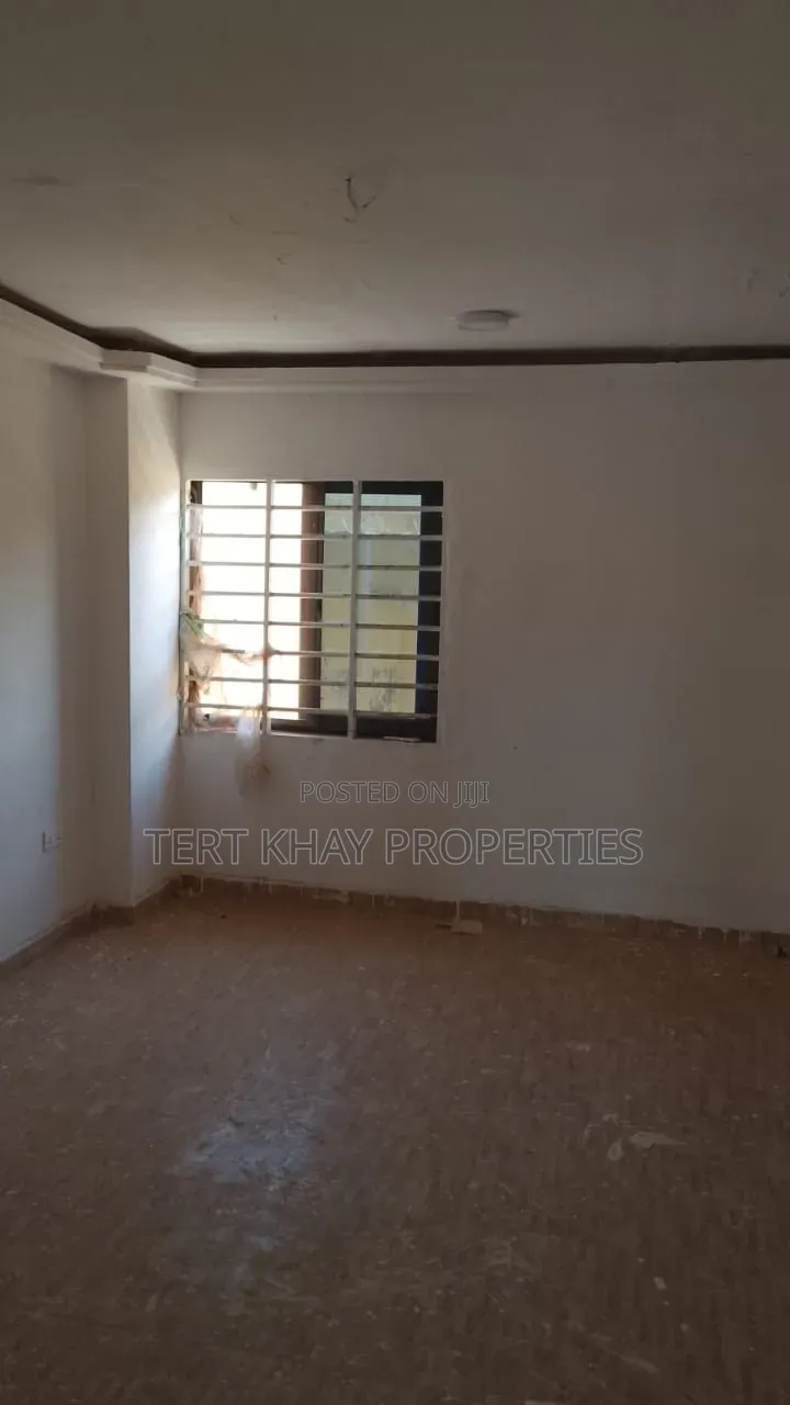 3bdrm House in Borkoborko, CP for sale