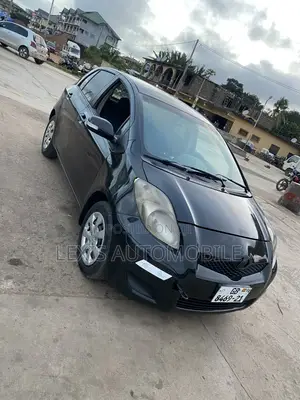 Toyota Vitz 1.3 AWD 5dr 2010 Black