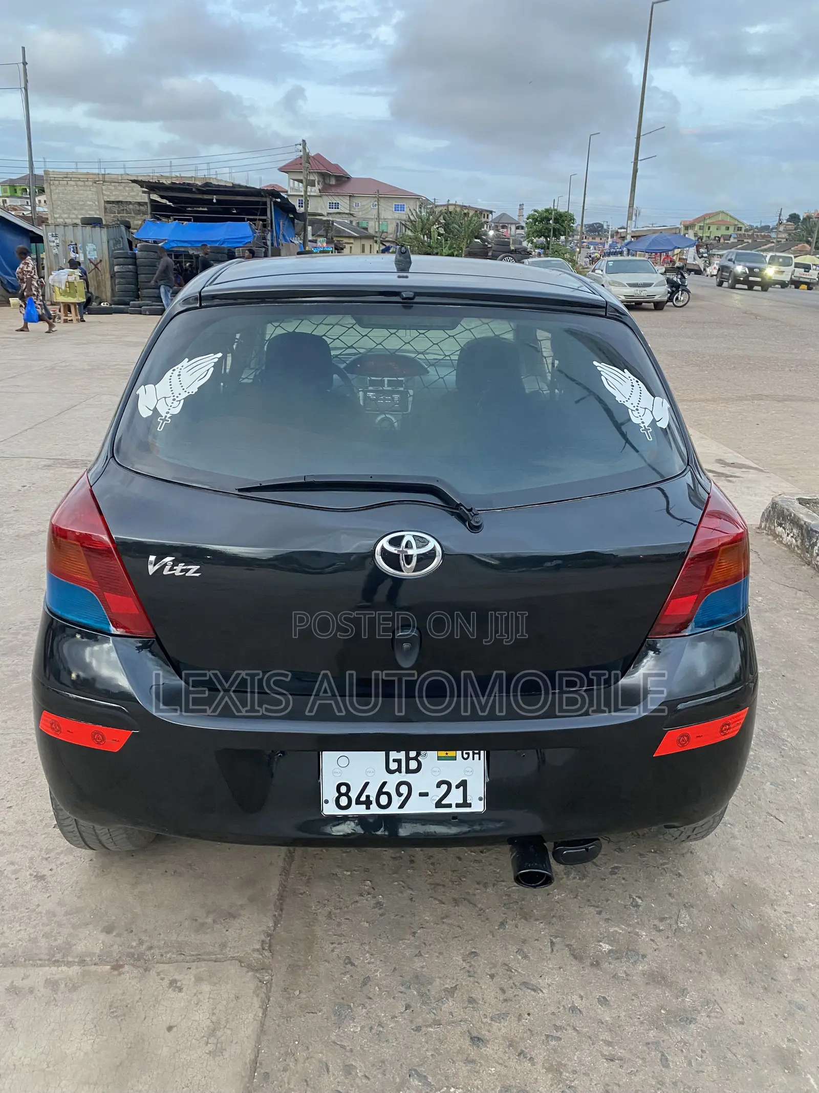 Toyota Vitz 1.3 AWD 5dr 2010 Black