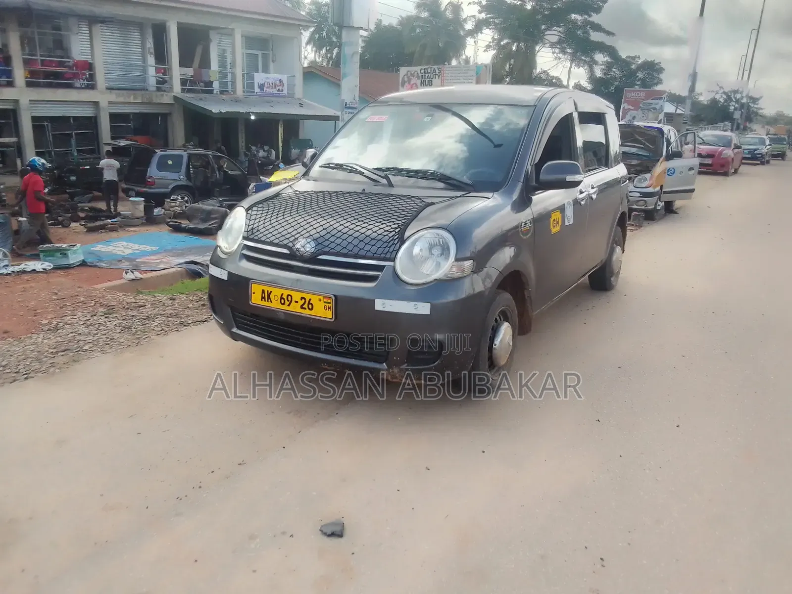 Toyota Sienta 2012 Gray