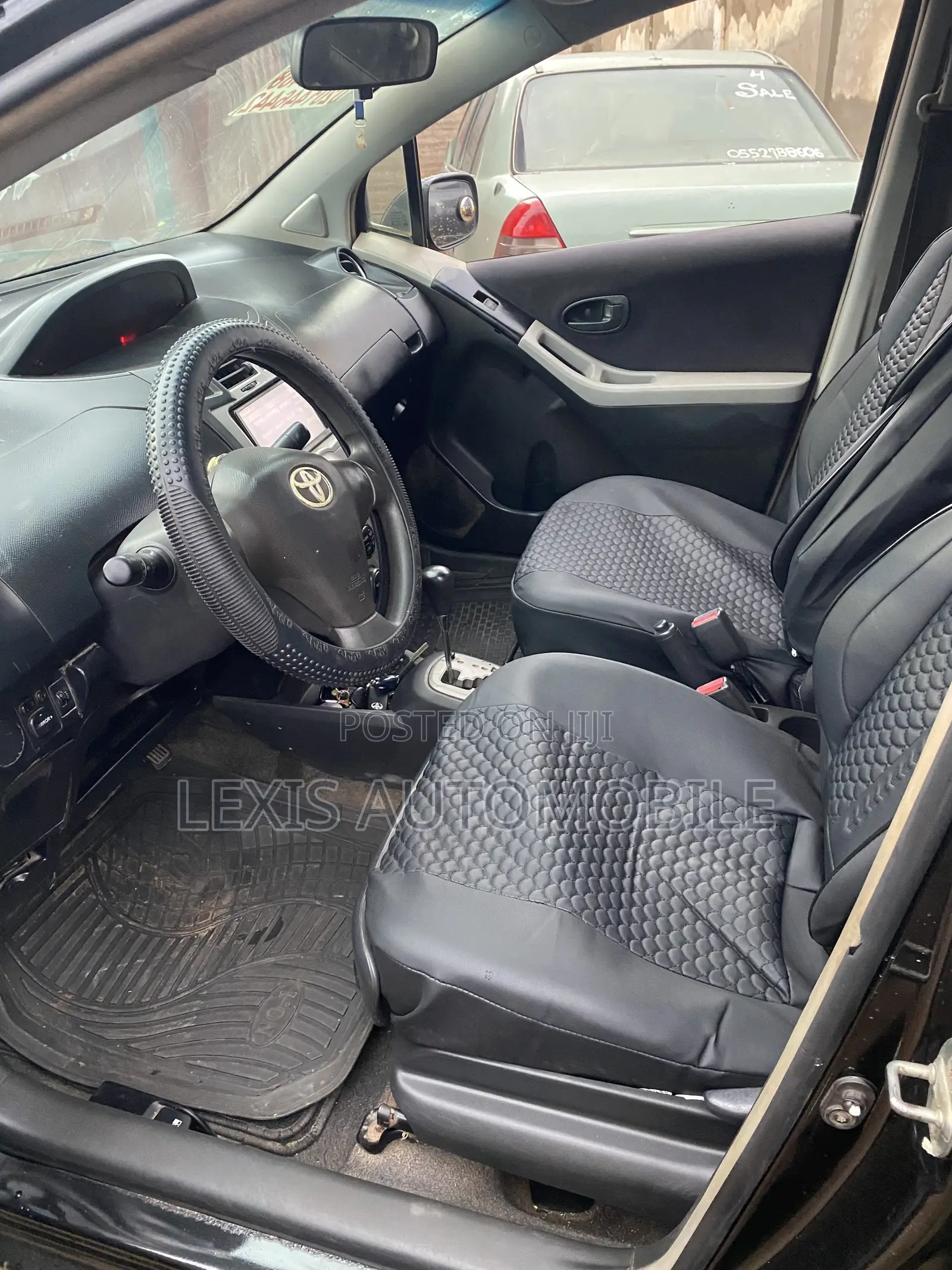 Toyota Vitz 1.3 AWD 5dr 2010 Black