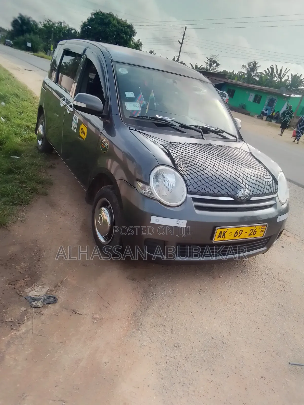Toyota Sienta 2012 Gray