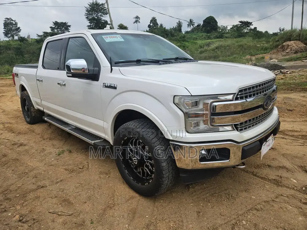 Ford F-150 Lariat 4x2 SuperCab Styleside 8 ft. box 163 in. WB 2018