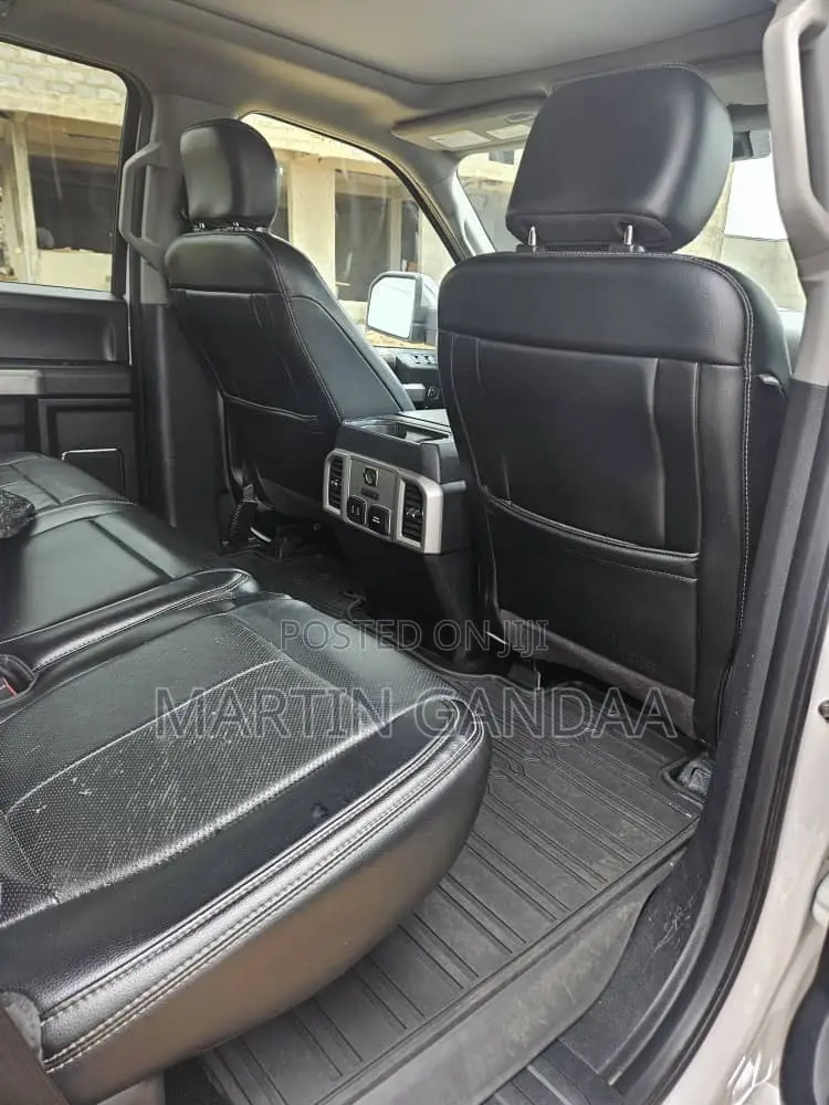 Ford F-150 Lariat 4x2 SuperCab Styleside 8 ft. box 163 in. WB 2018