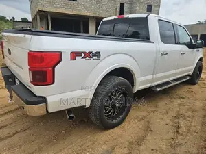Ford F-150 Lariat 4x2 SuperCab Styleside 8 ft. box 163 in. WB 2018