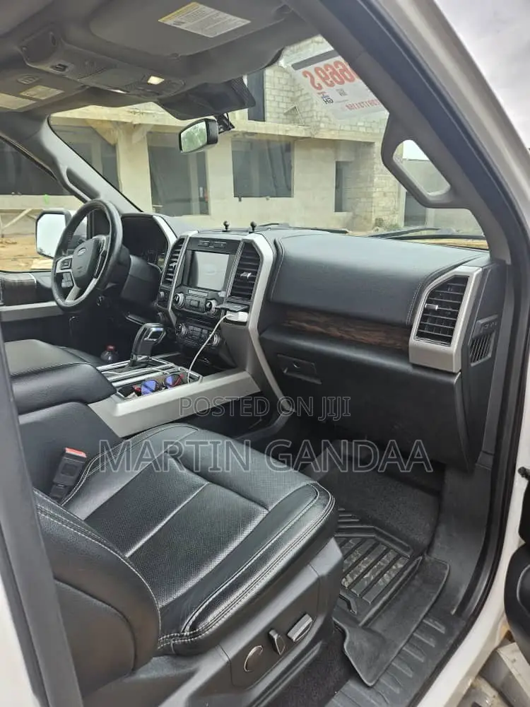 Ford F-150 Lariat 4x2 SuperCab Styleside 8 ft. box 163 in. WB 2018