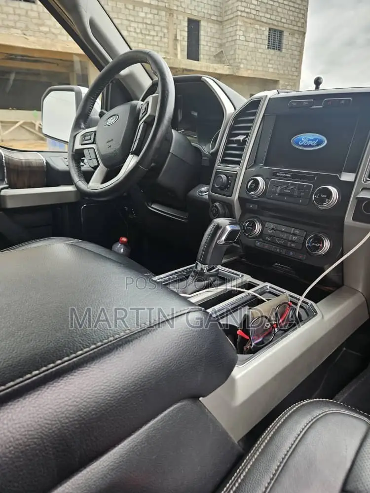 Ford F-150 Lariat 4x2 SuperCab Styleside 8 ft. box 163 in. WB 2018